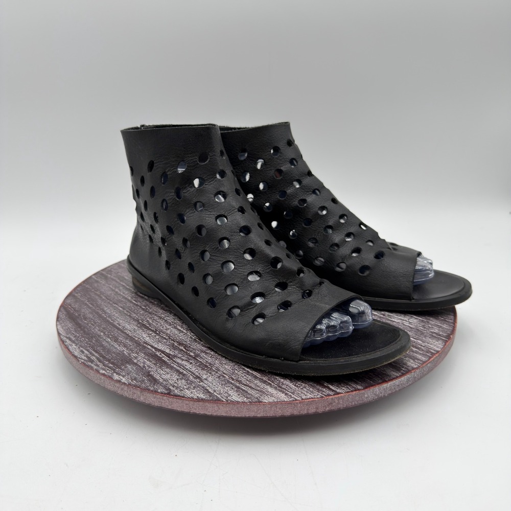 Walk By Anat Dahari Sandals Womens Size 7.5 Free People Perforated Leather Ankle